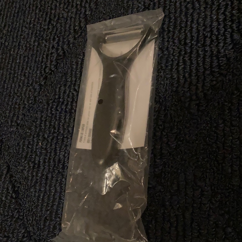 Pampered Chef Serrates peeler NEW!